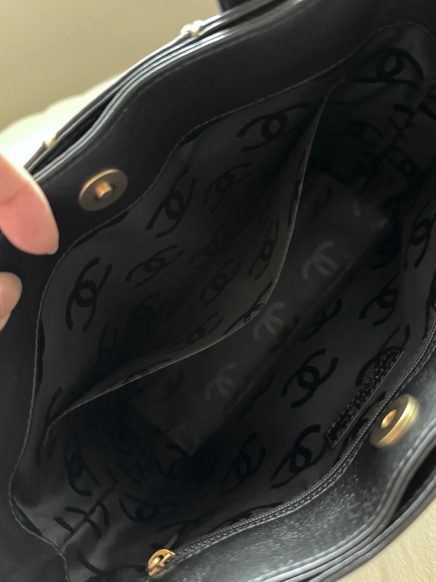 Vintage Chanel calfskin vivian tote