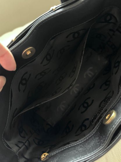 Vintage Chanel calfskin vivian tote