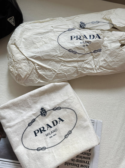 Vintage Prada nylon leather baguette🥖