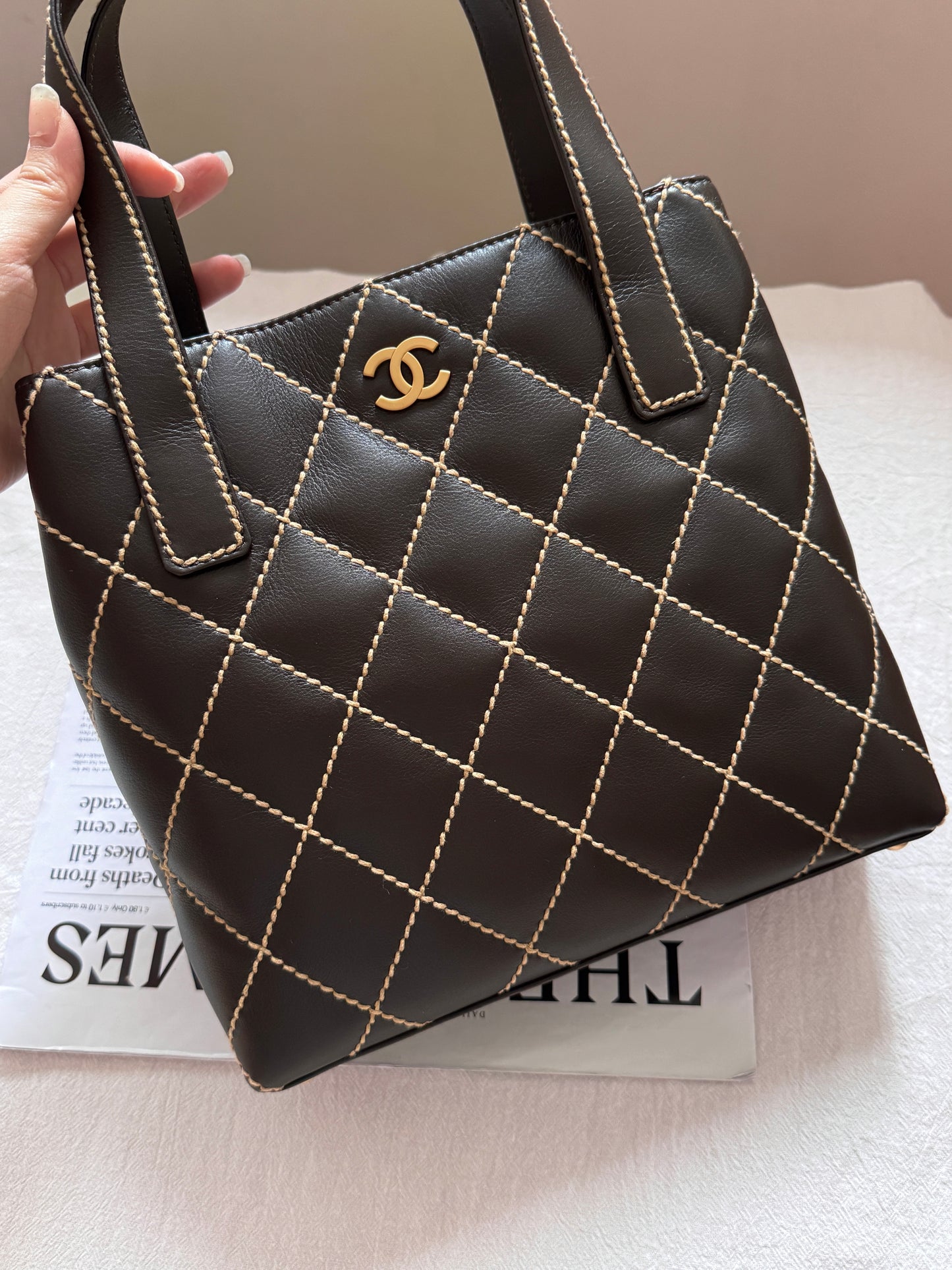 Vintage Chanel chocolate vivian tote🍫