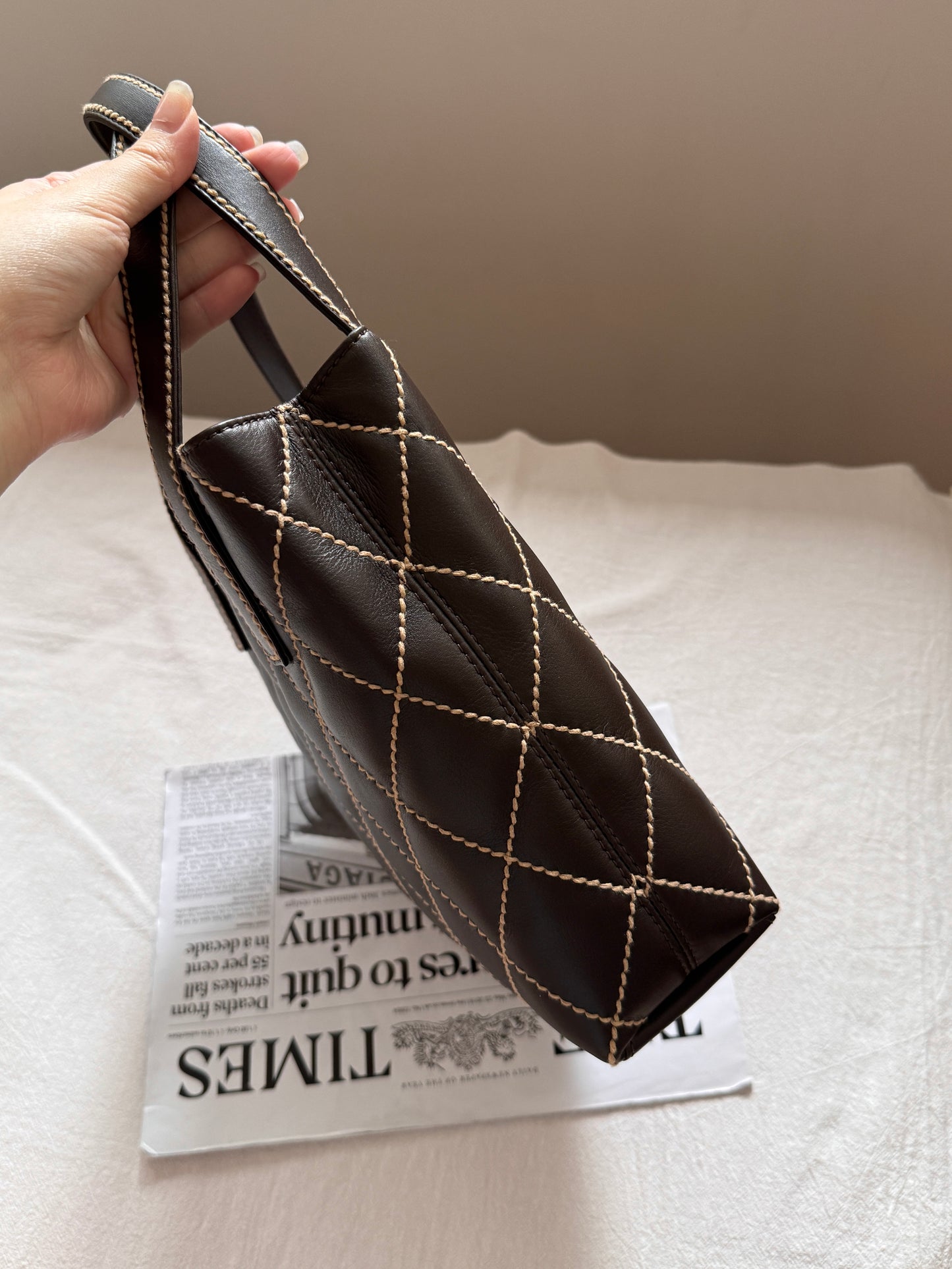 Vintage Chanel chocolate vivian tote🍫