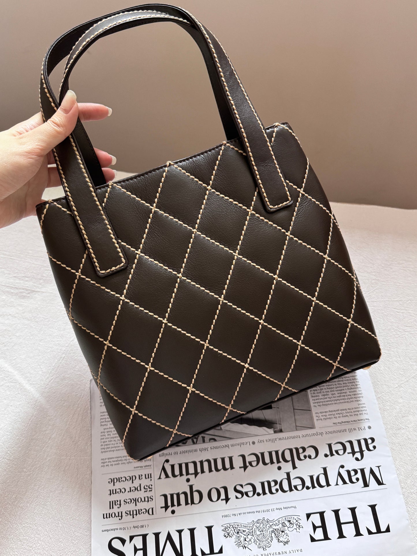 Vintage Chanel chocolate vivian tote🍫