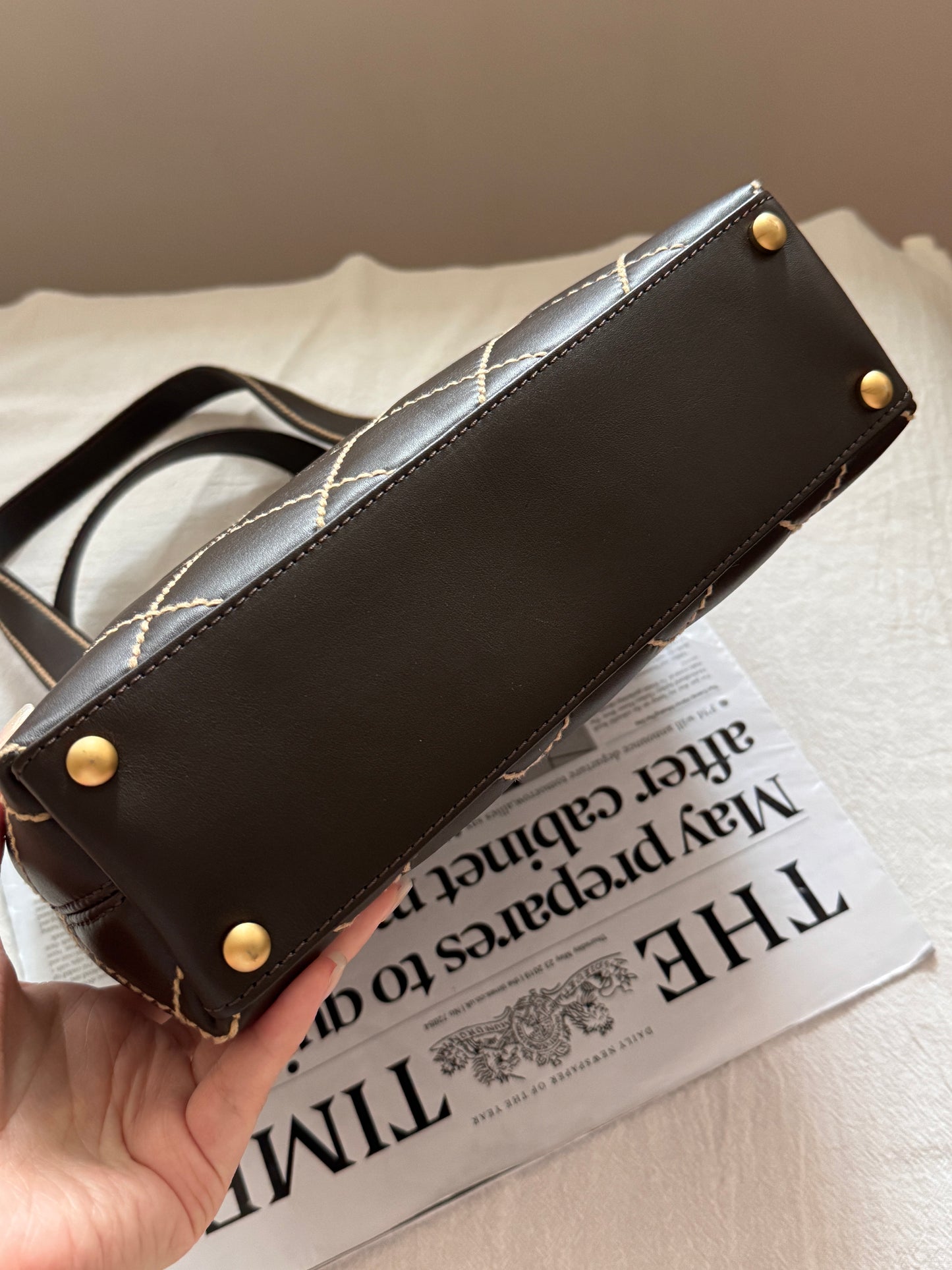 Vintage Chanel chocolate vivian tote🍫