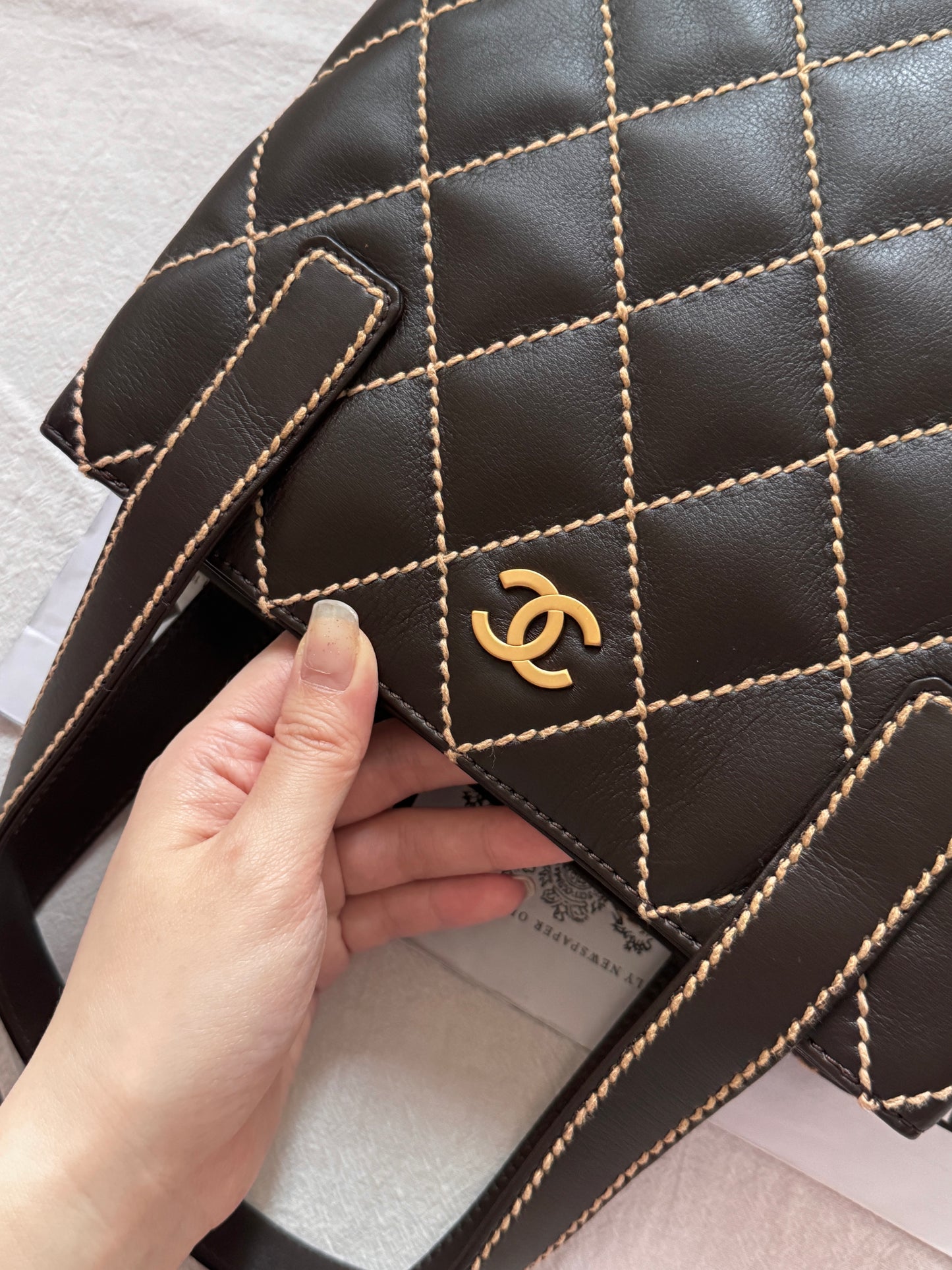 Vintage Chanel chocolate vivian tote🍫