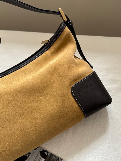 Vintage Loewe suede shoulder baguette 🌞