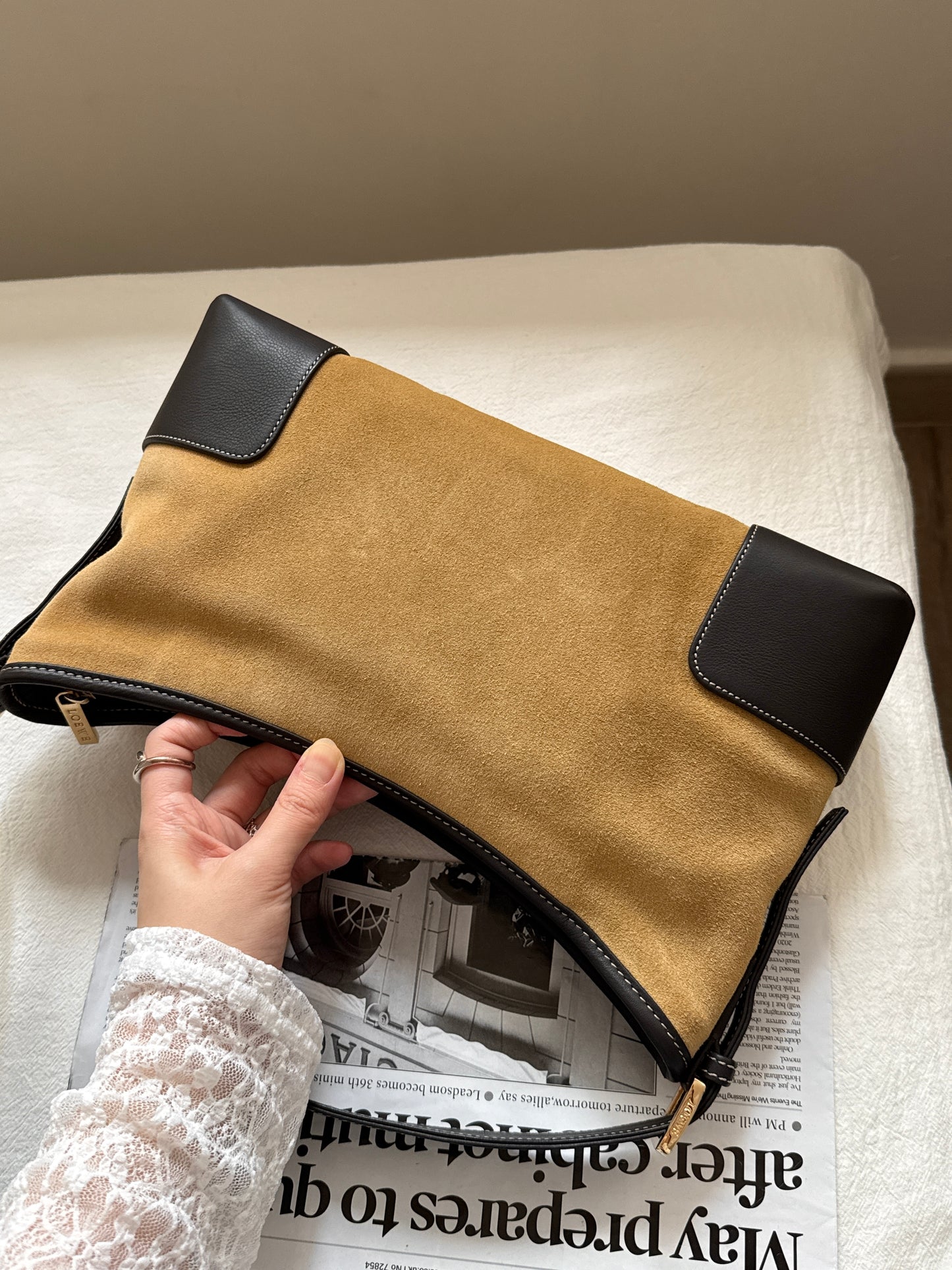 Vintage Loewe suede shoulder baguette 🌞