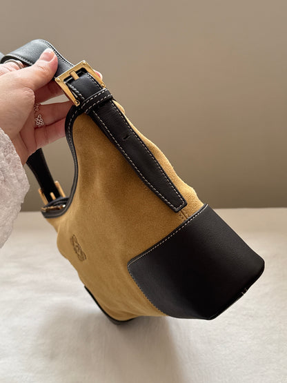 Vintage Loewe suede shoulder baguette 🌞