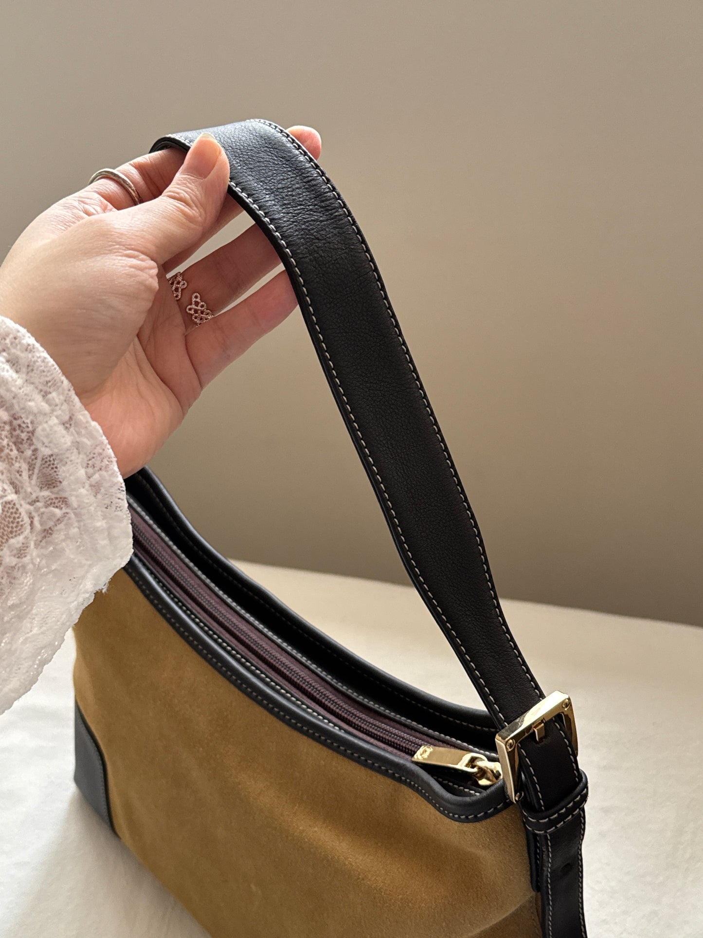Vintage Loewe suede shoulder baguette 🌞