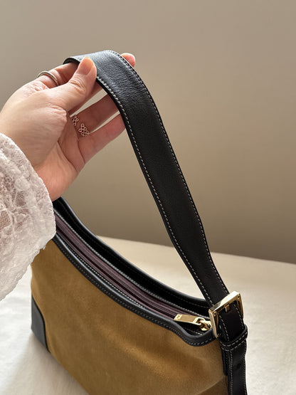 Vintage Loewe suede shoulder baguette 🌞