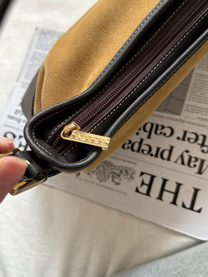 Vintage Loewe suede shoulder baguette 🌞