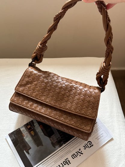 Vintage Bottega Veneta milk tea baguette🥖