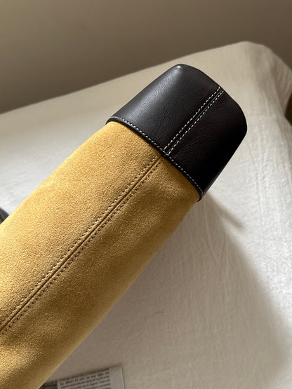 Vintage Loewe suede shoulder baguette 🌞