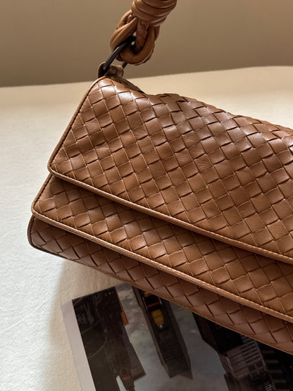 Vintage Bottega Veneta milk tea baguette🥖