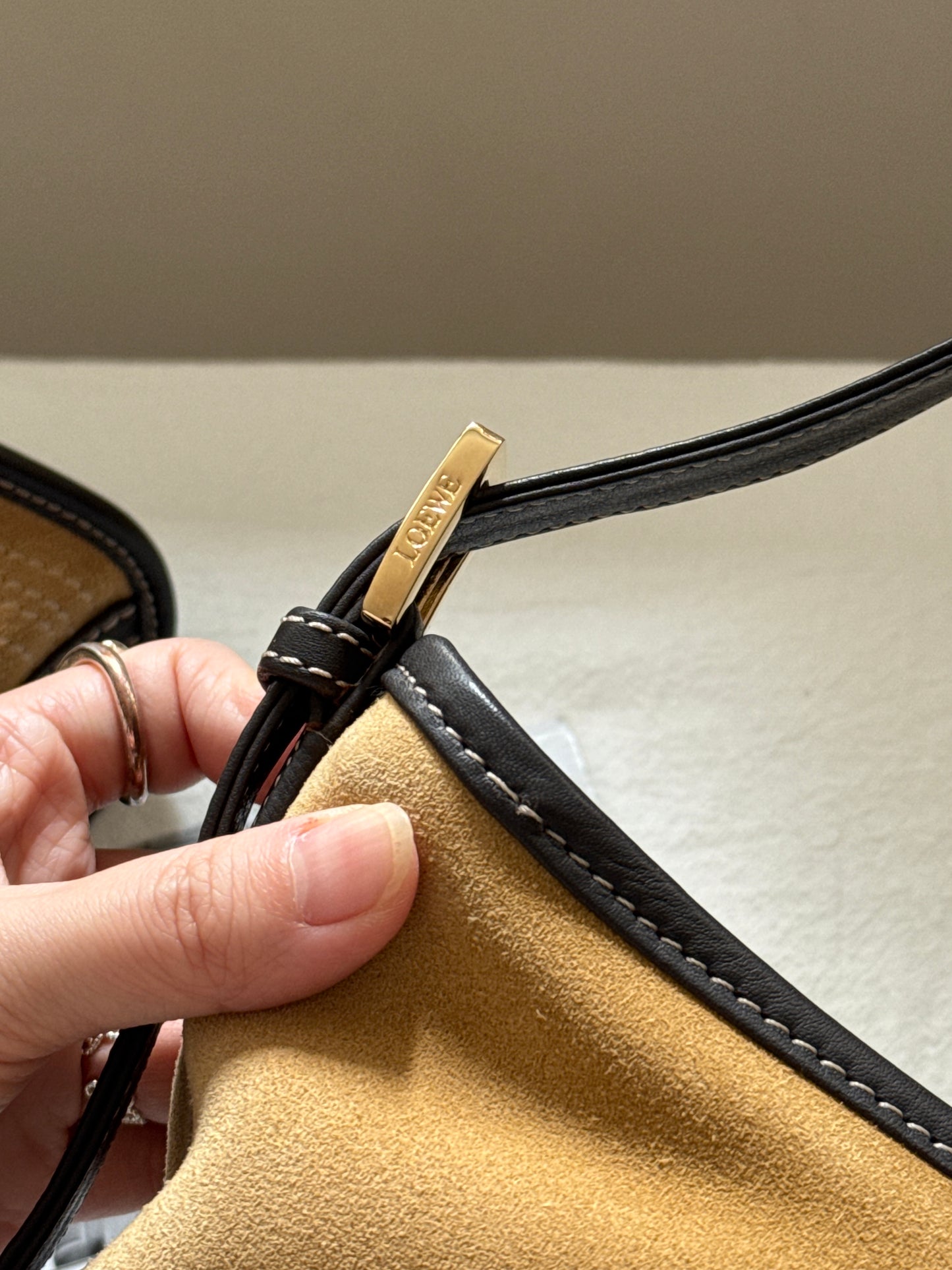 Vintage Loewe suede shoulder baguette 🌞