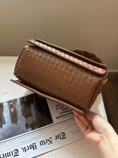 Vintage Bottega Veneta milk tea baguette🥖