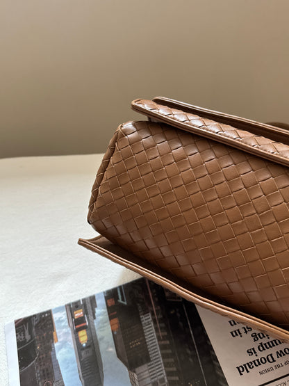 Vintage Bottega Veneta milk tea baguette🥖