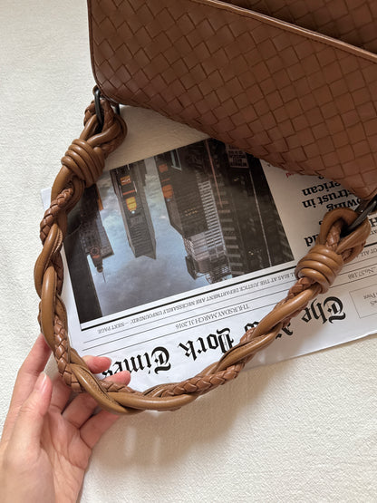 Vintage Bottega Veneta milk tea baguette🥖