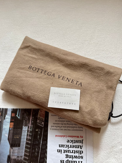 Vintage Bottega Veneta milk tea baguette🥖