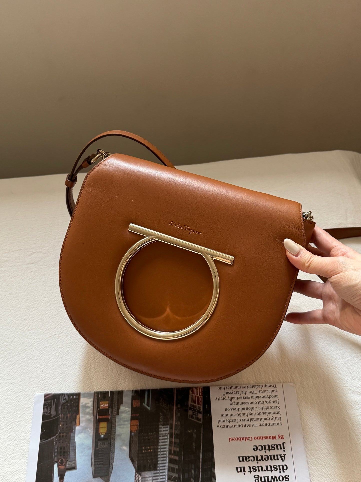 Vintage Salvatore Ferragamo馬蹄大金扣斜背包🍮