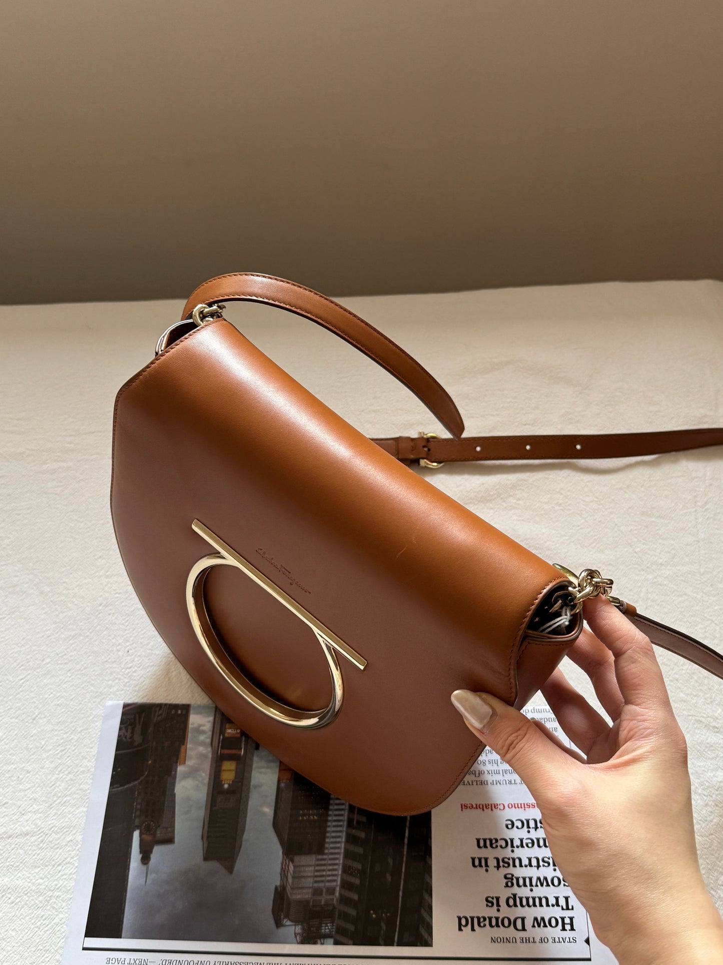 Vintage Salvatore Ferragamo馬蹄大金扣斜背包🍮