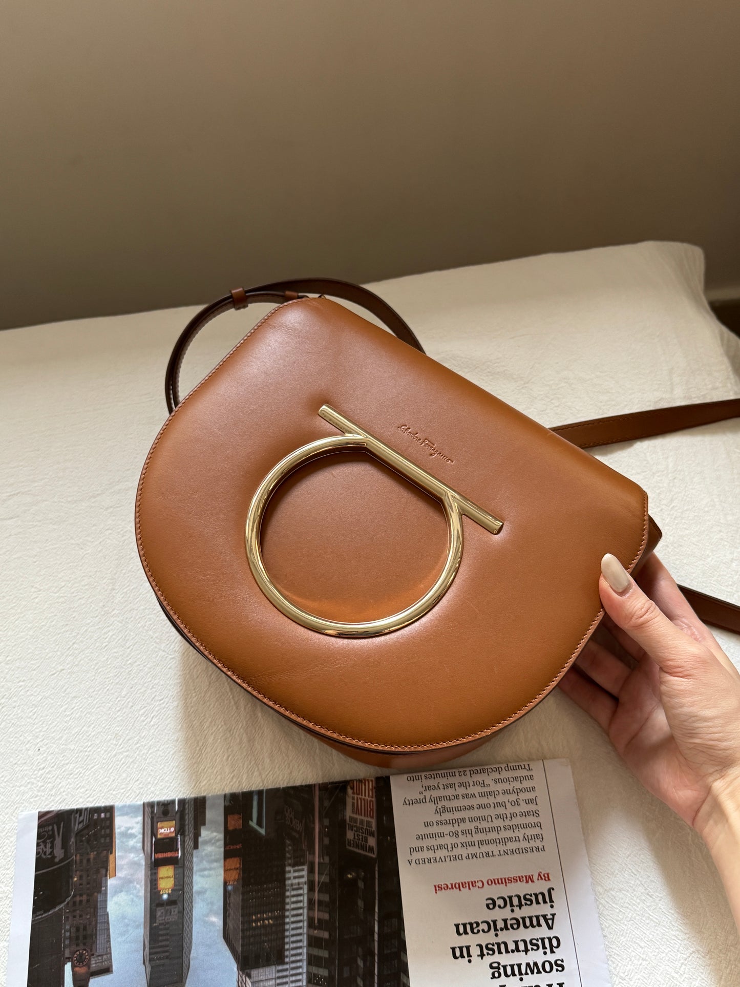 Vintage Salvatore Ferragamo馬蹄大金扣斜背包🍮