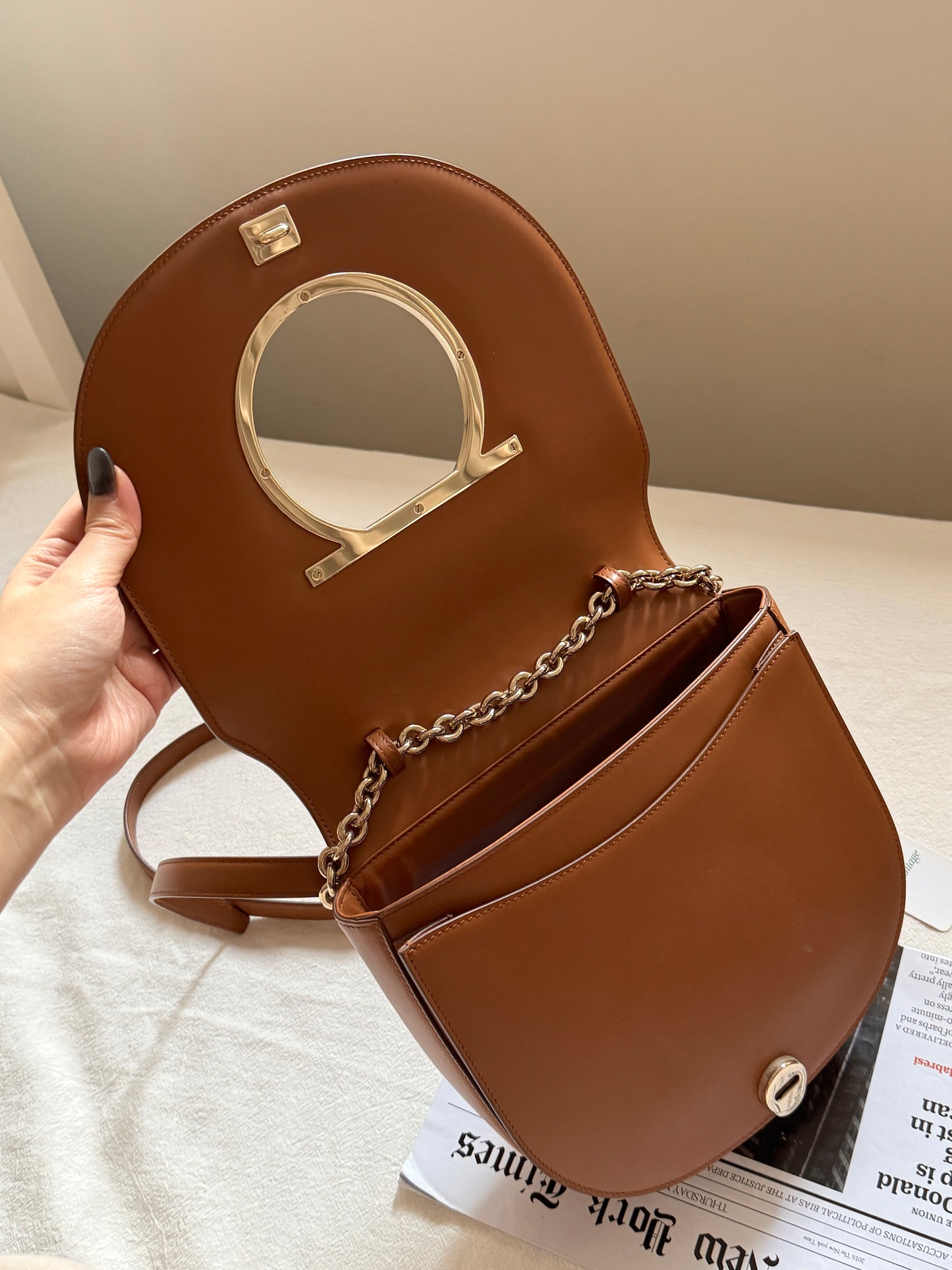 Vintage Salvatore Ferragamo馬蹄大金扣斜背包🍮