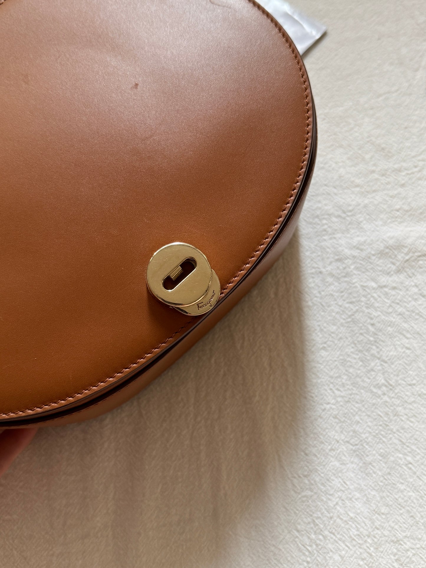 Vintage Salvatore Ferragamo馬蹄大金扣斜背包🍮