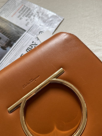 Vintage Salvatore Ferragamo馬蹄大金扣斜背包🍮