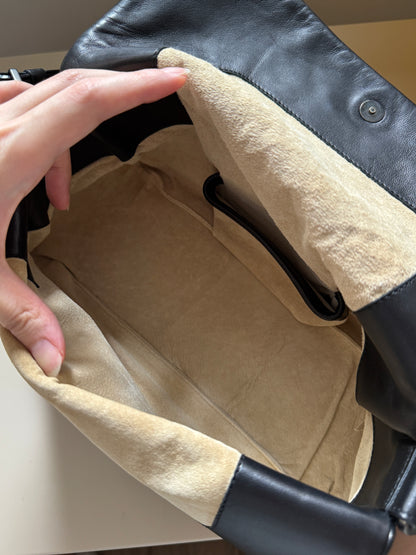 Vintage Bottega Veneta so black double flap baguette🥖