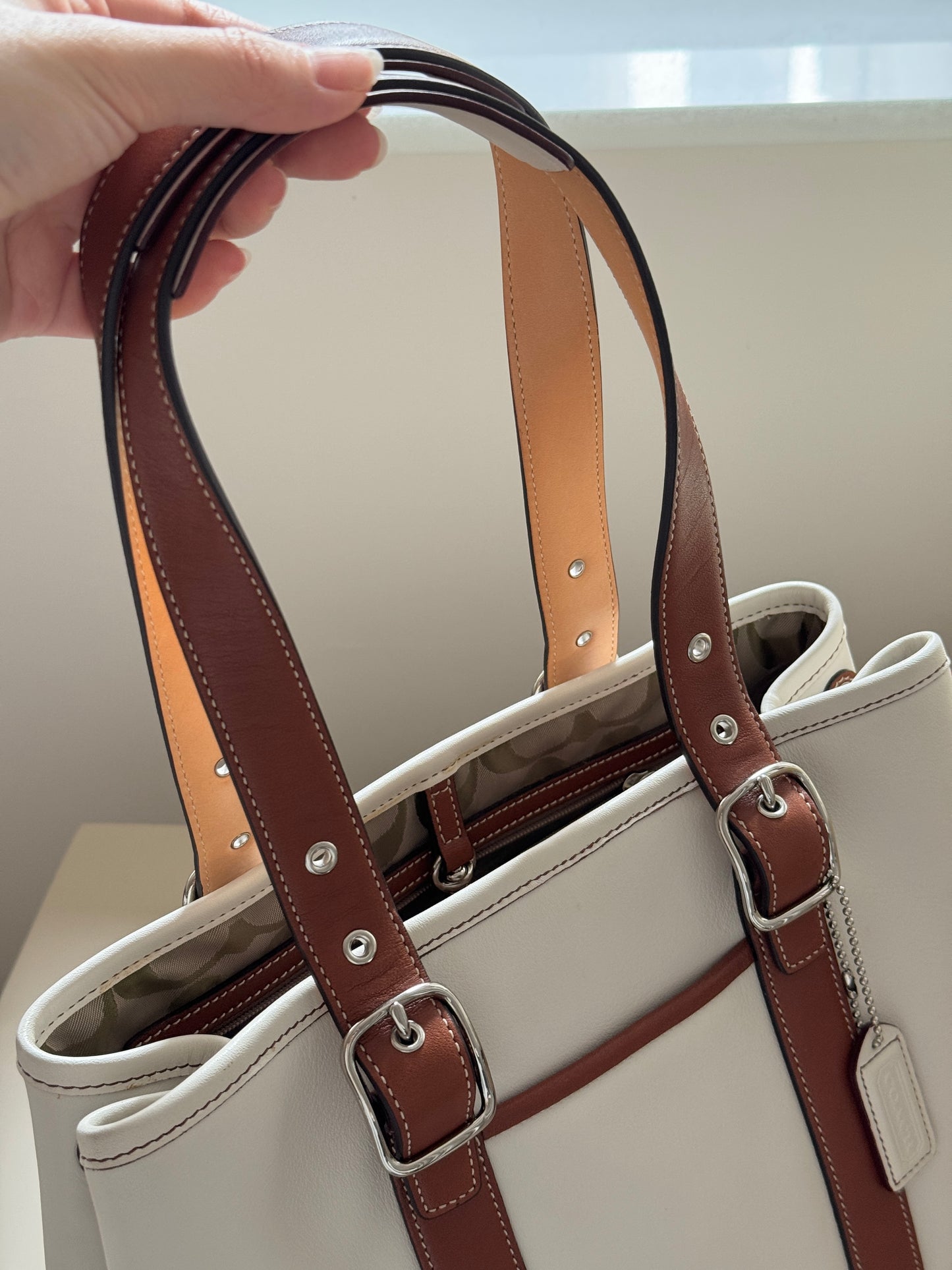 Vintage C o a ch calfskin hampton tote⚾️