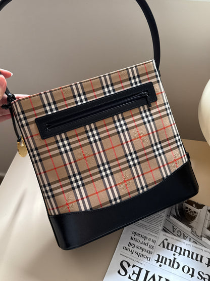 Vintage Burberry 戰馬格紋shoulder bag🪐