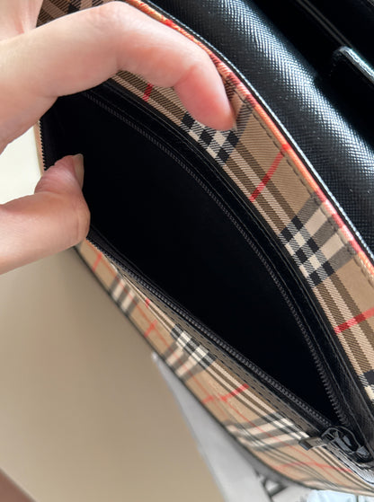 Vintage Burberry 戰馬格紋shoulder bag🪐