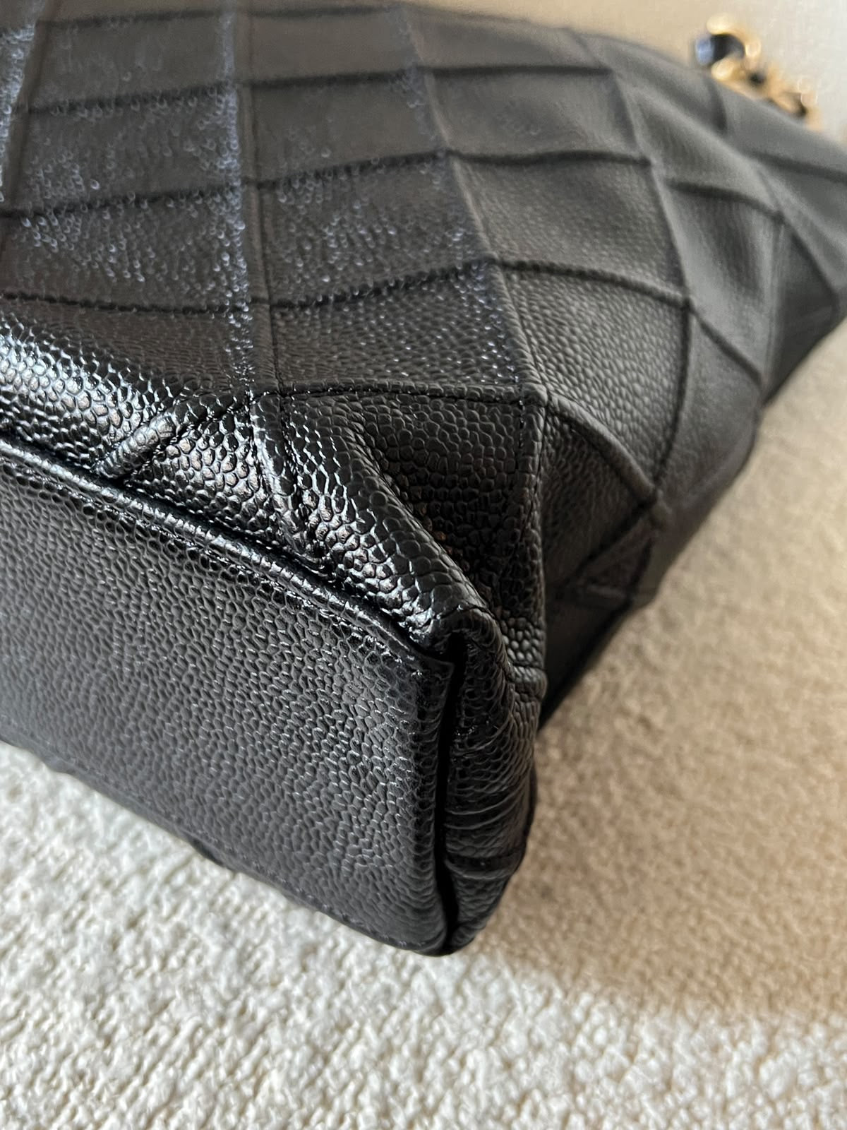 Vintage Chanel caviar calfskin tote