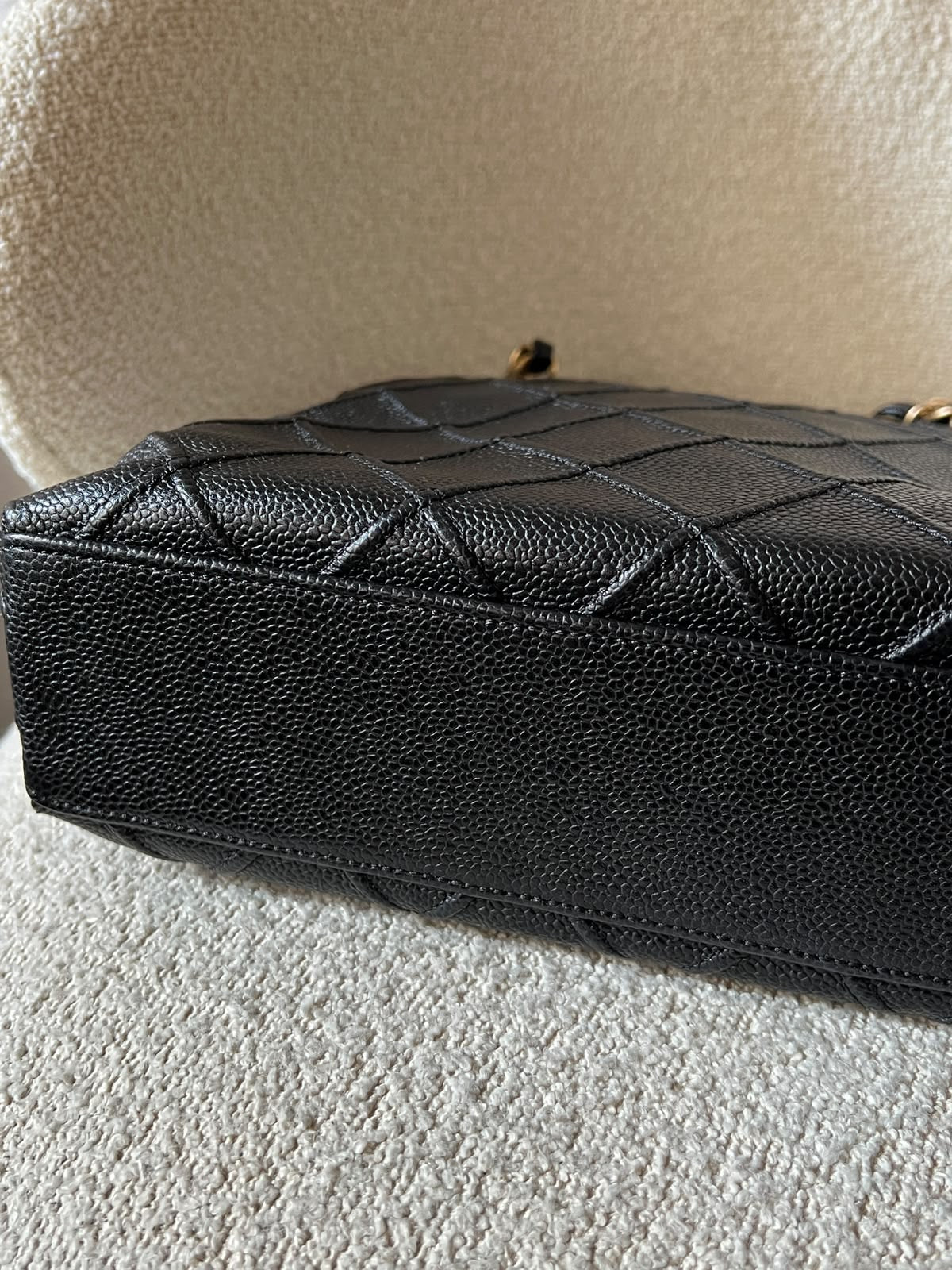 Vintage Chanel caviar calfskin tote