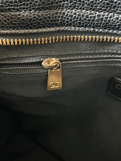 Vintage Chanel caviar calfskin tote