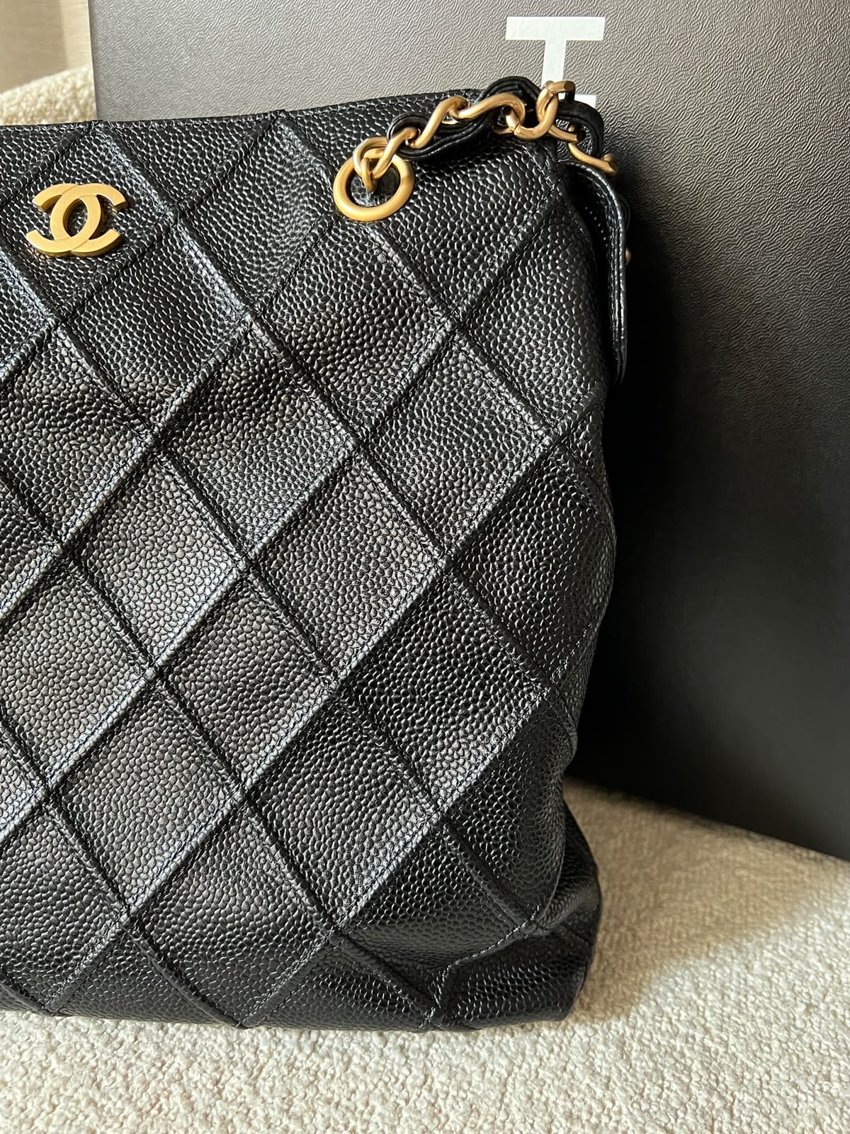 Vintage Chanel caviar calfskin tote