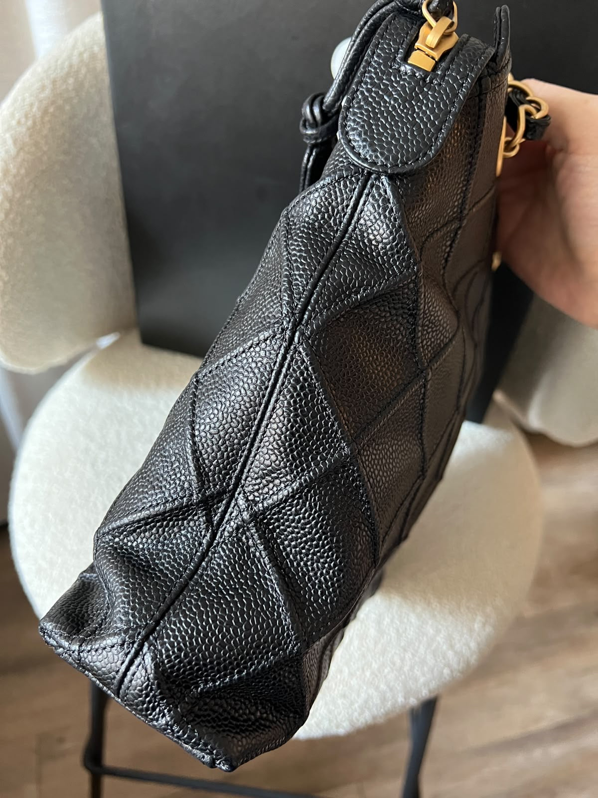 Vintage Chanel caviar calfskin tote