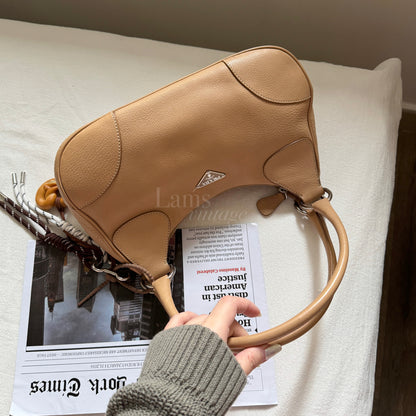 Vintage Prada beige leather hobo bag🌙