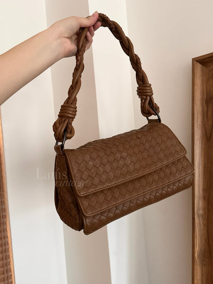 Vintage Bottega Veneta milk tea baguette🥖