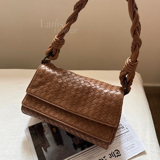 Vintage Bottega Veneta milk tea baguette🥖