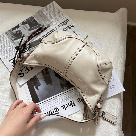 Vintage Coach 奶白半月包hobo bag☁️