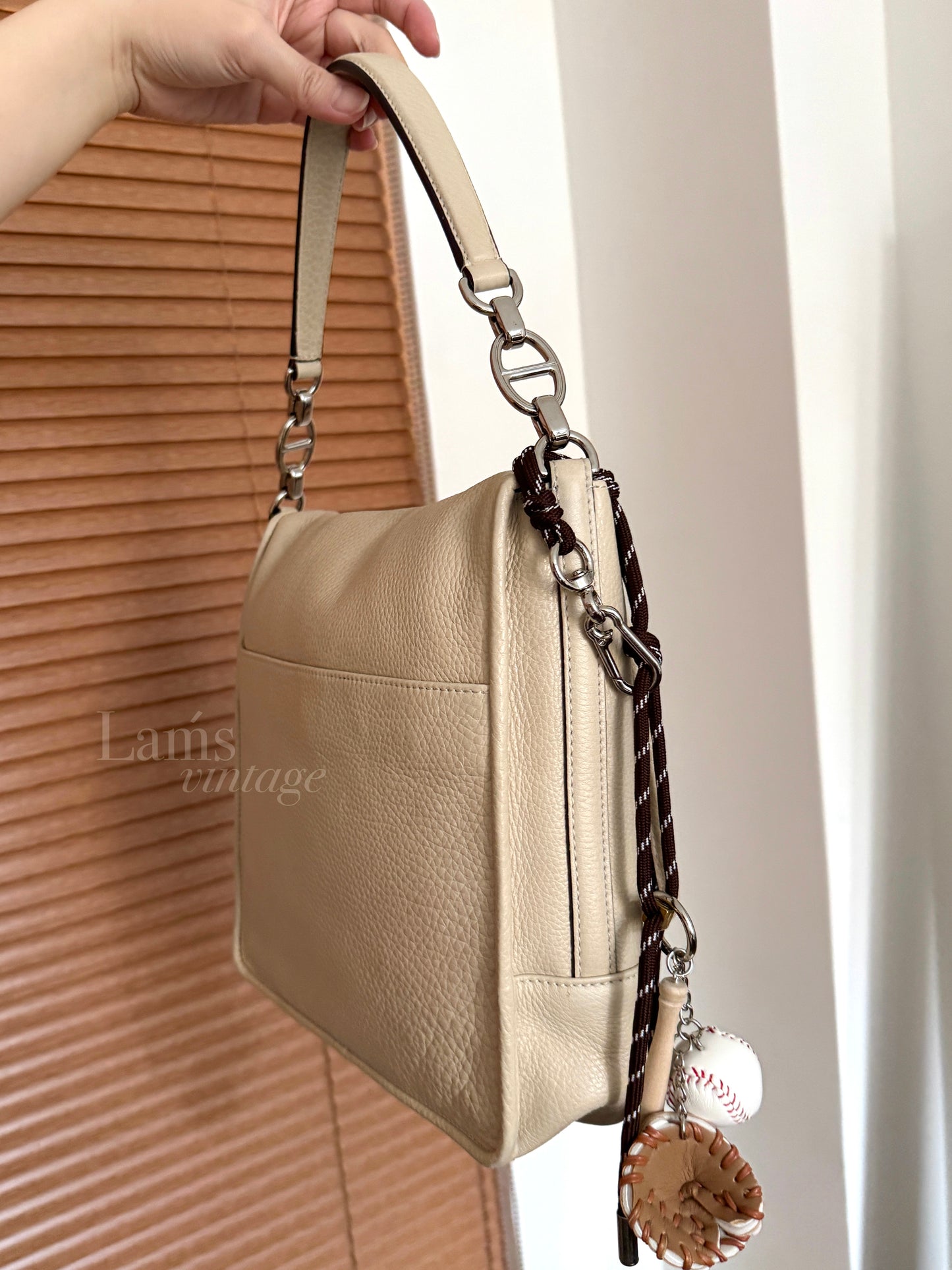 Vintage Loewe雕花大銀扣shoulder bag🗝️