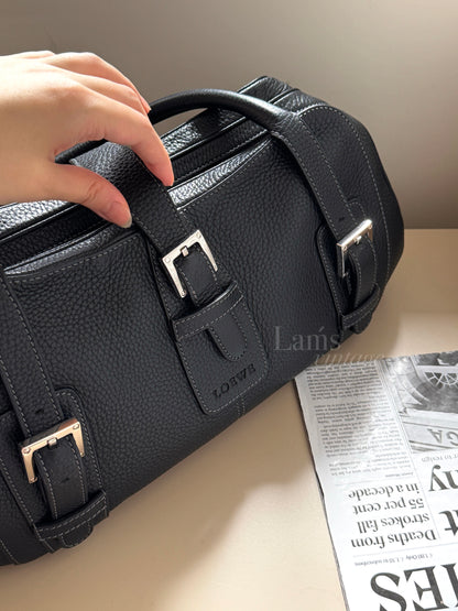 Vintage Loewe leather ufo baguette🥖