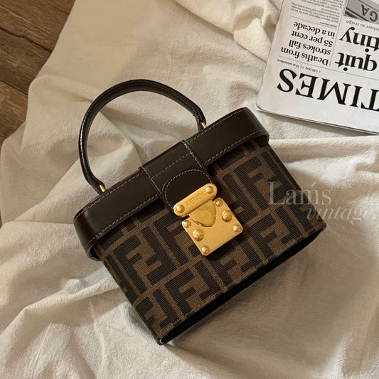 Vintage Fendi zucca 2way vanity bag🍂