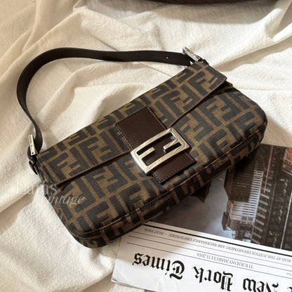 Vintage Fendi classic zucca baguette🥖
