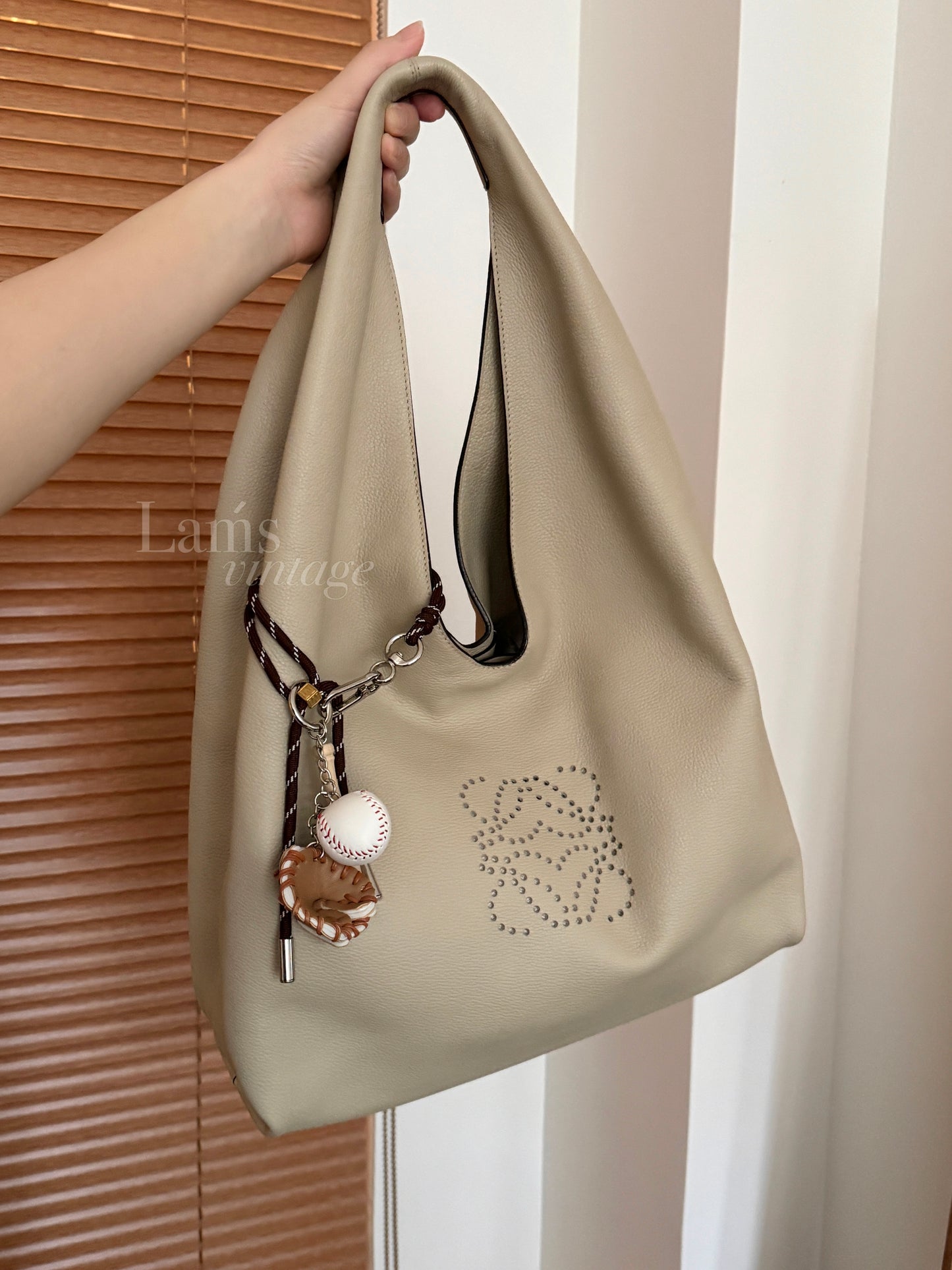 Vintage Loewe beige leather hobo bag💫