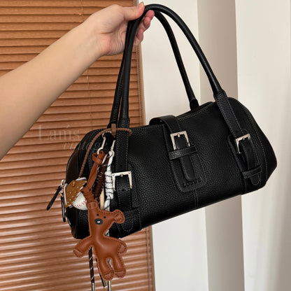 Vintage Loewe leather ufo baguette🥖