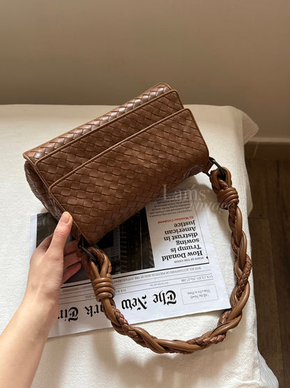 Vintage Bottega Veneta milk tea baguette🥖
