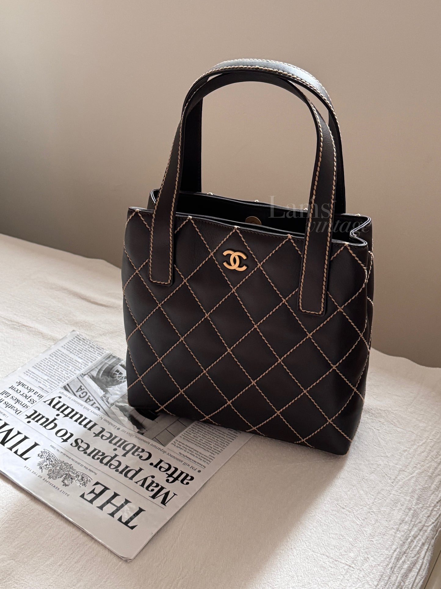 Vintage Chanel chocolate vivian tote🍫