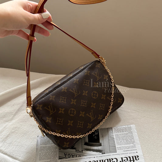 Vintage Louis Vuitton pouch, with add-on straps🧺